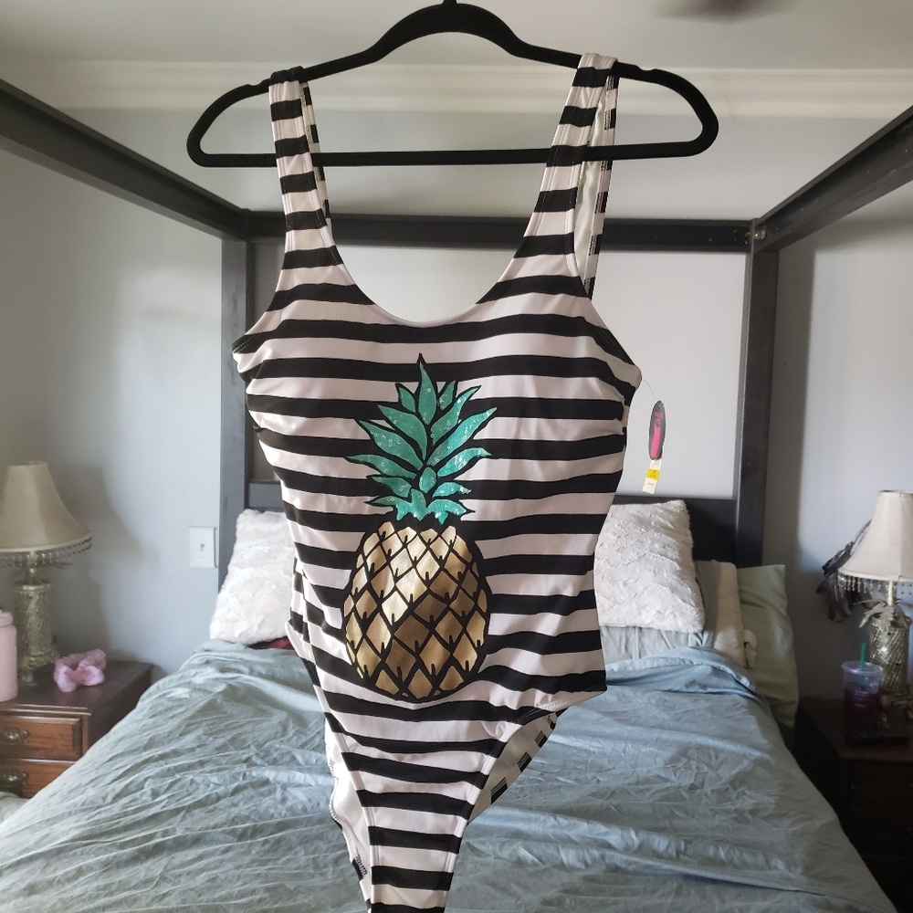 High Leg 1 piece swimsuit